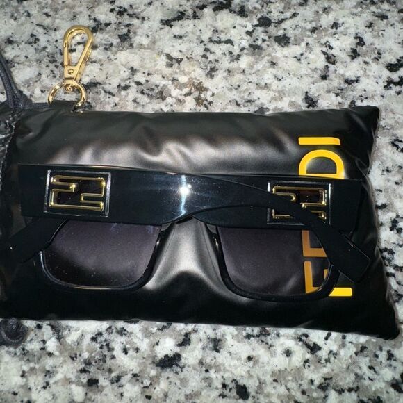 Fendi Baguette Sunglasses main image 6